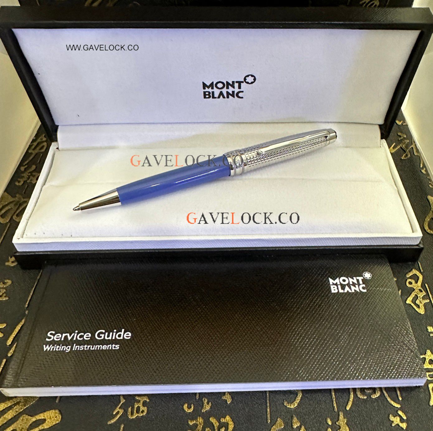 New pen 2024 | Mont Blanc Meisterstück Glacier Doue Ballpoint Blue Small 164